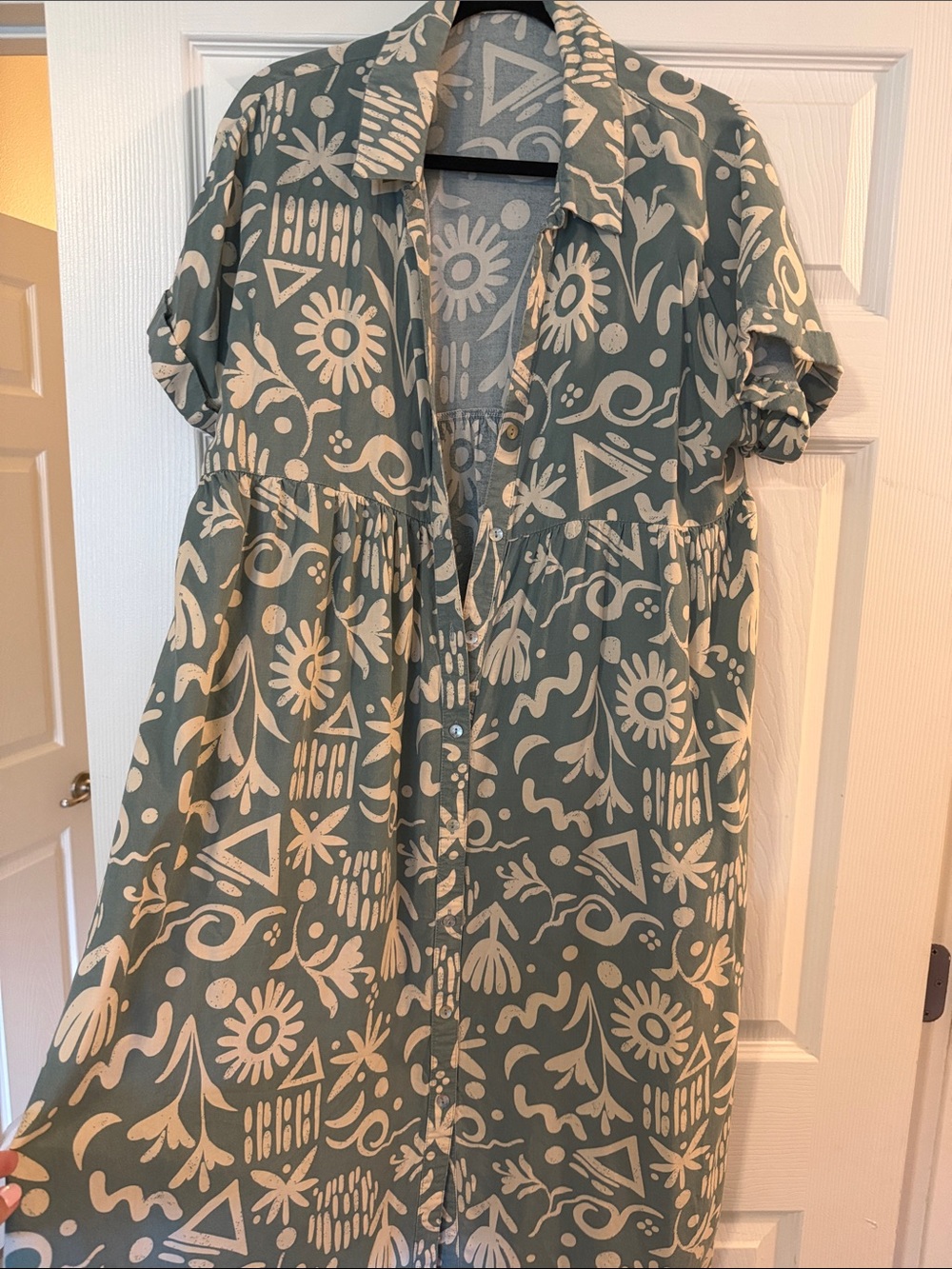 Relaxed Button-Front Maxi Dress in Sage with Cream Print